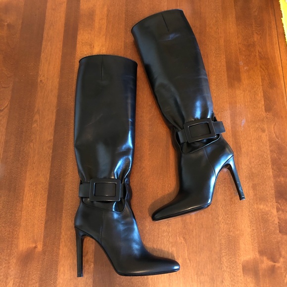 Roger Vivier Shoes - ROGER VIVIER | Buckled leather knee boot